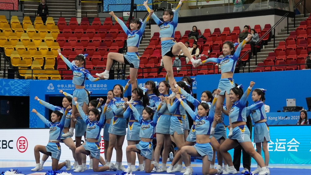 全女班「Sparkle」闪耀全运会舞台 十首广东歌串联高难度啦啦操 为运动员打气