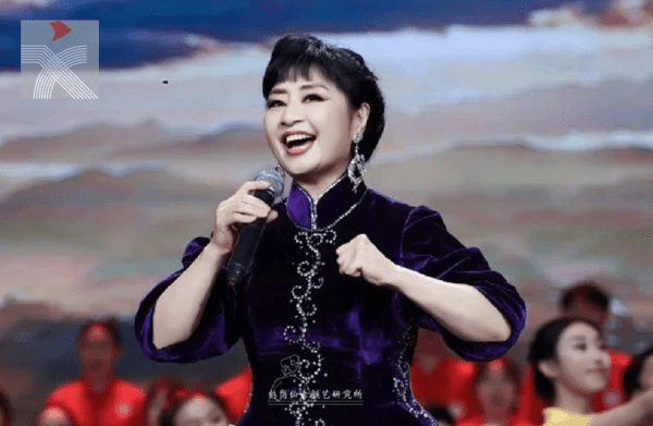 殷秀梅是中国广播艺术团女高音歌唱家。