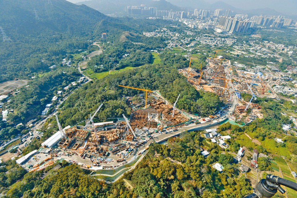 當局最新決定再加大皇后山的發展規模，於山麗苑附近的擴展用地增建四千個公營房屋單位。