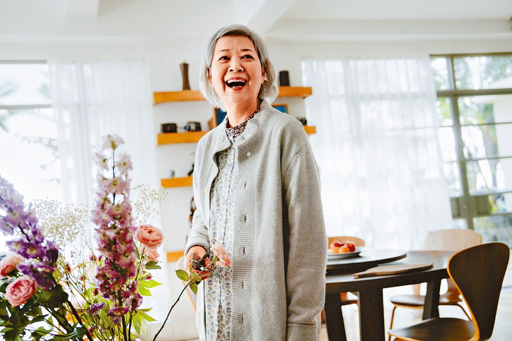 金燕玲连系三代情。