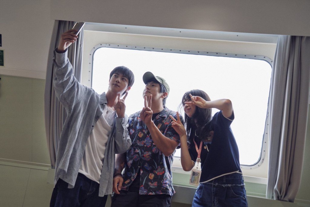BTS成員Jin（左）、漫畫家Kian84、池睿恩將演出真人騷《KIAN’s Bizarre B&B》。