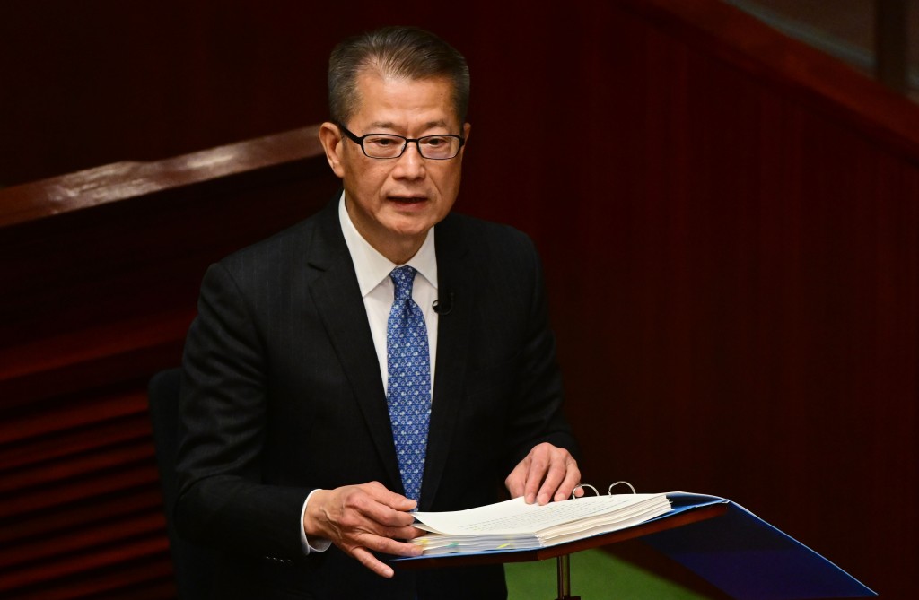 陳茂波簡報香港整體經濟最新狀況。 陳茂波簡報香港整體經濟最新狀況。