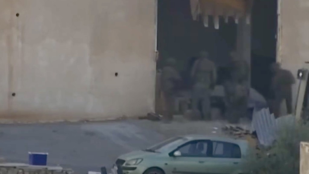 以軍冷血處決巴勒斯坦男子畫面曝光。 X@bteslem