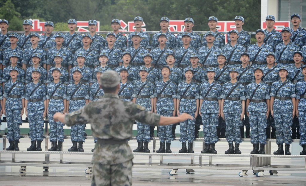 160名大學生一連13日在新圍軍營接受訓練。