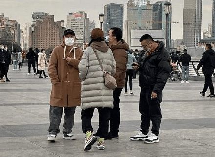 黃渤正面入鏡。
