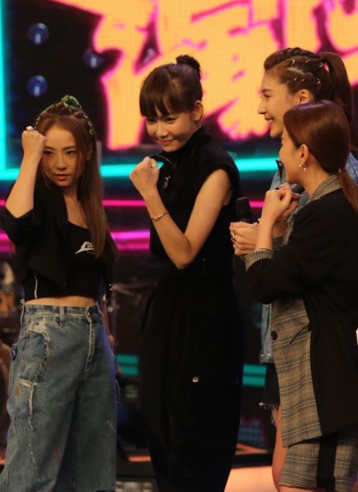 Aka(左二)似乎好想贏比賽喎。