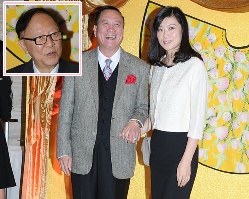 萬梓良罕有携老婆亮相,十指緊扣晒恩愛。
