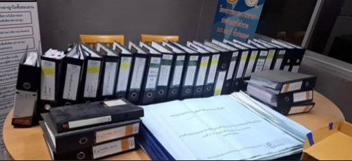 4名中國籍男子闖入曼谷倒塌大樓的限制區，偷走32份文件。Ｘ＠Skyboyz15