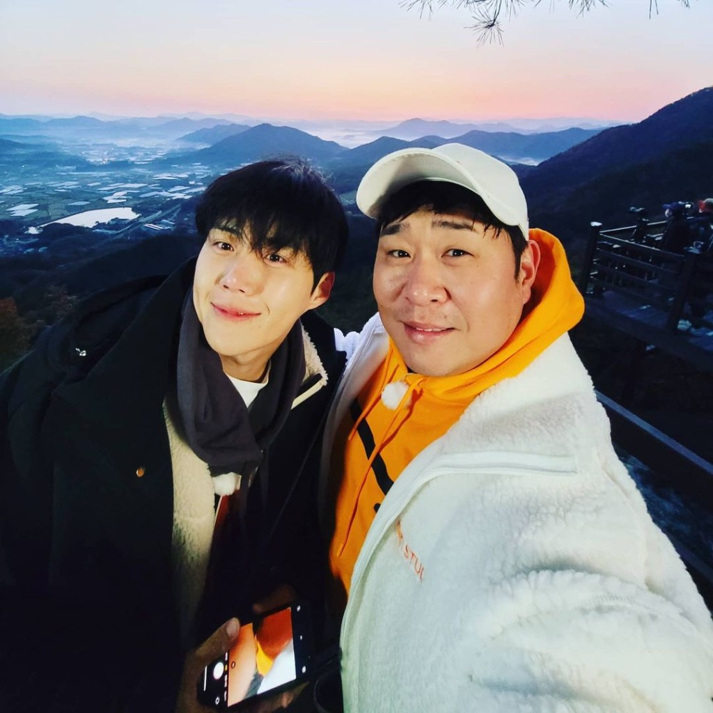 文世润许愿金宣虎不要变大明星，望他能成为长久被喜爱的明星。