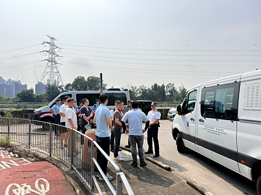 警方與漁護署聯合行動。梁國峰攝 警方與漁護署聯合行動。梁國峰攝