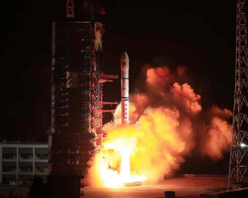 中國採取「一箭四星」方式,成功發射4顆新技術試驗衛星。新華社