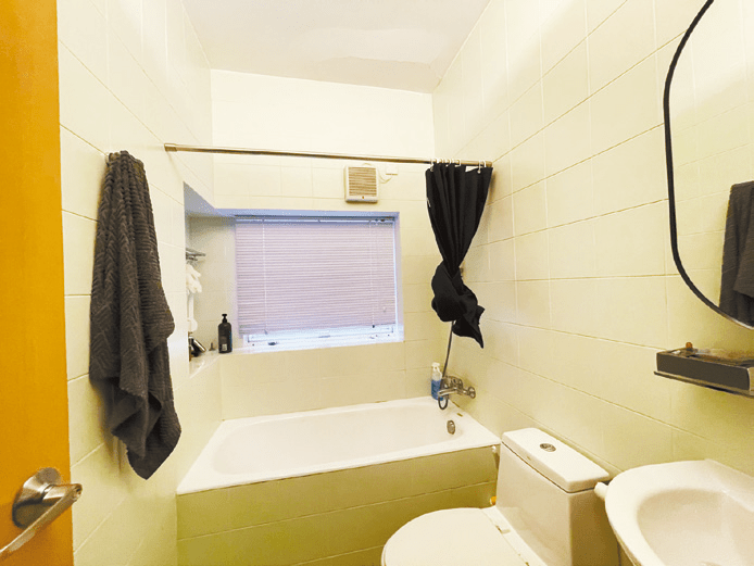 浴室備有浴缸，讓住客浸浴一洗疲勞。