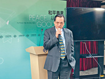 陆委会主委陈明通昨天就「禽兽论」道歉。