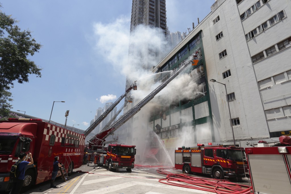 2016年6月21日，淘大工業村迷你倉發生四級大火。資料圖片