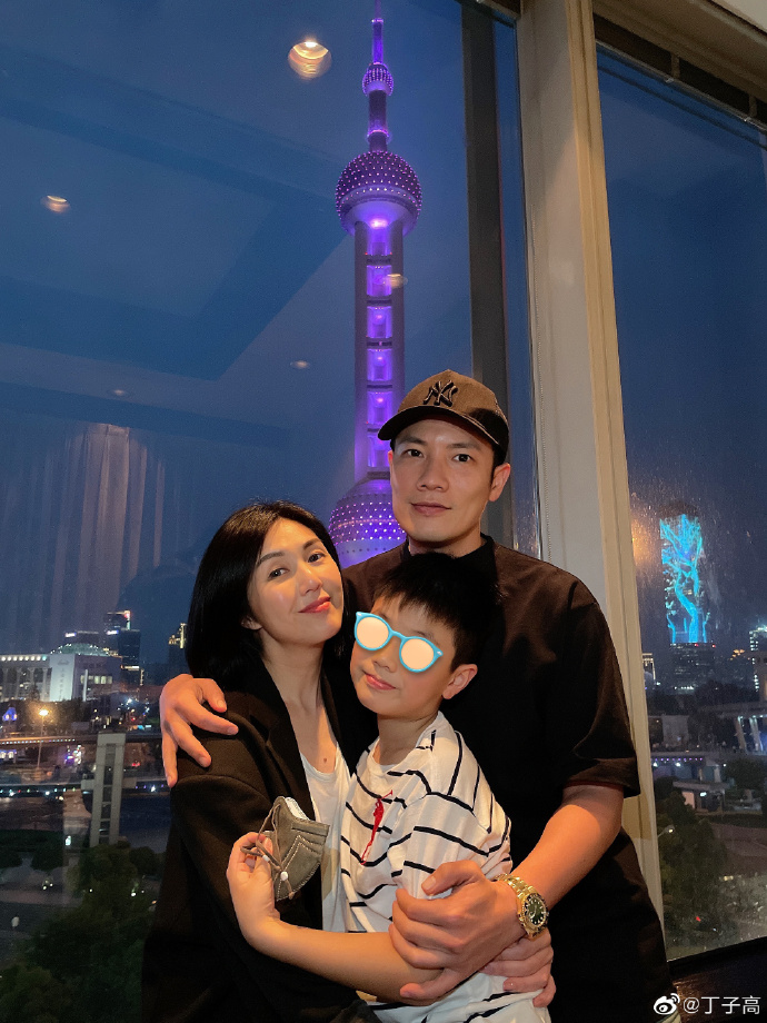 一家人去到邊最重要是互相扶持。