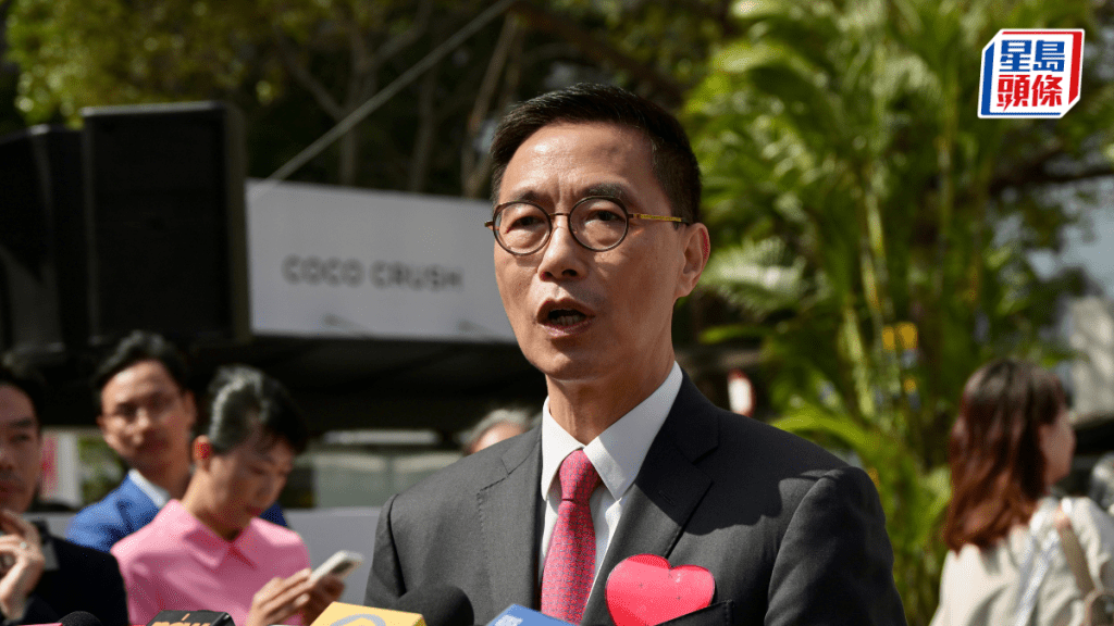 文化體育及旅遊局長楊潤雄表示，訪港旅客已逐步恢復至疫情前水平，當局未來會辦更多盛事吸弔。蘇正謙攝