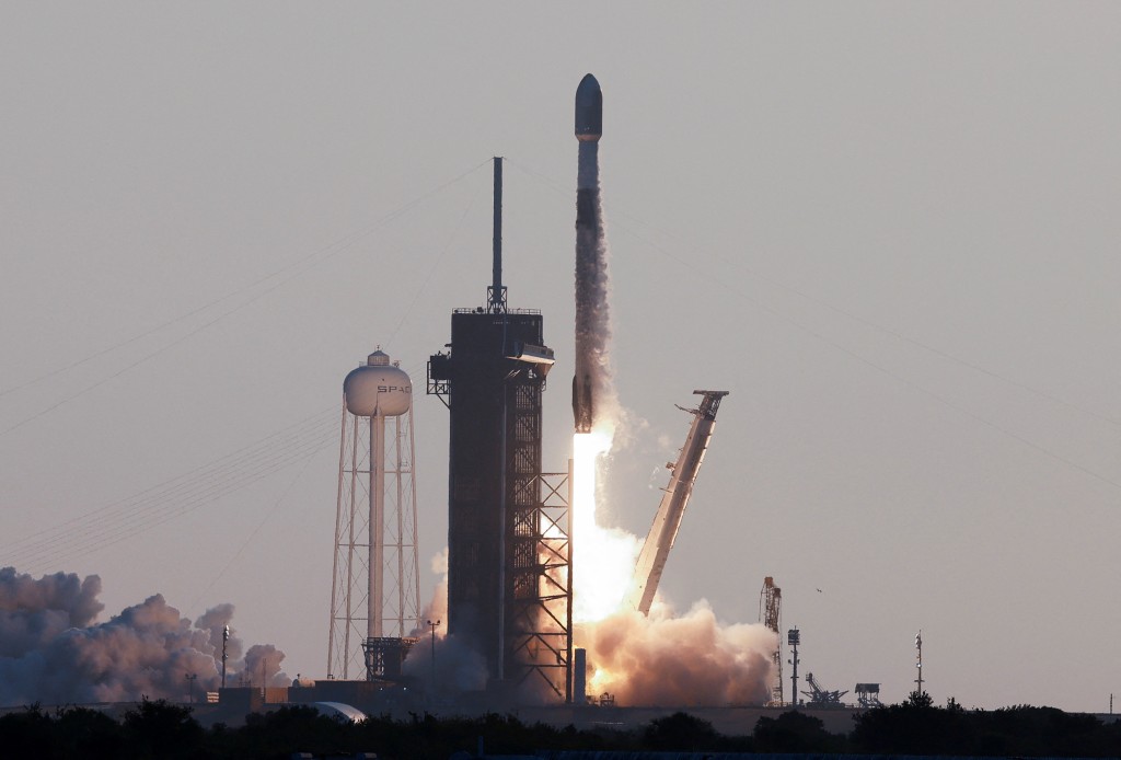 SpaceX火箭前年在佛羅里達州發射53枚星鏈網絡衛星升空。路透社