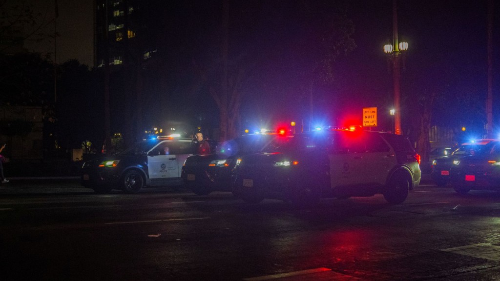 洛杉磯警方正在調查六旬華裔男子被劫持入屋後中槍死亡的案件。 路透社示意圖