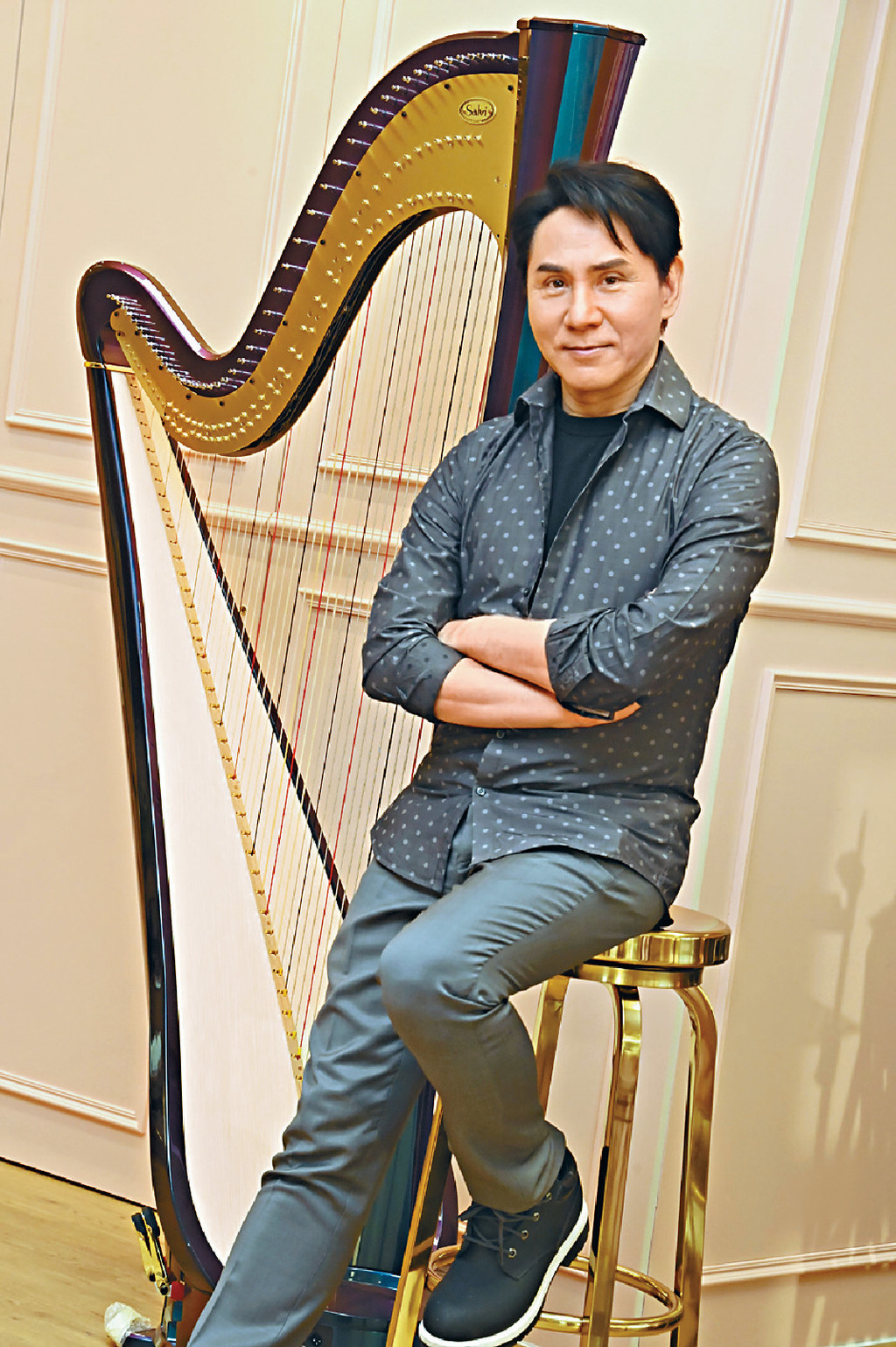 每年出歌
■黃凱芹自認係上世紀歌手，唔打算再喺樂壇爭一席位，只會keep住每年出歌同fans交流。