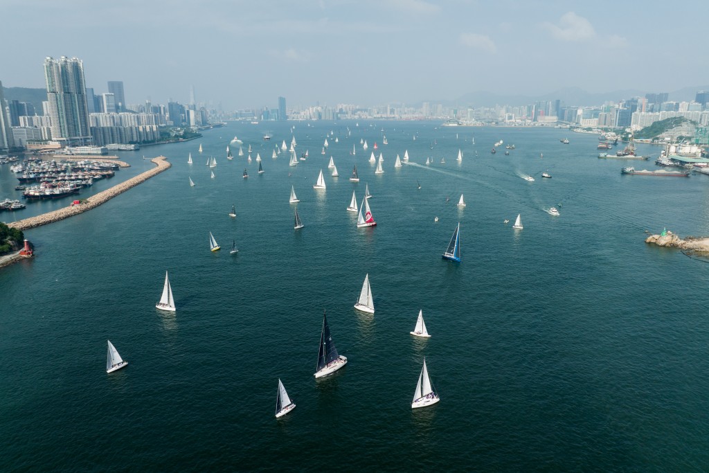 香港遊艇會於今日(20 日)舉行帆船香港環島大賽，賽事由新鴻基公司贊助。公關提供圖片