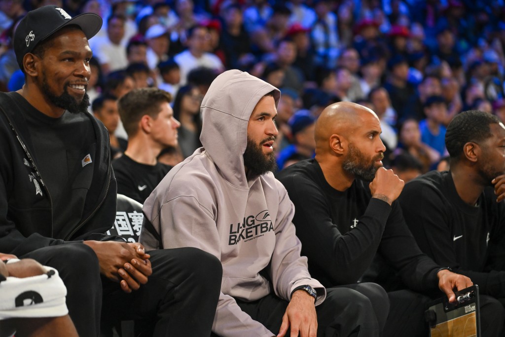 NBA中国赛独行侠vs火箭。魏国谦摄
