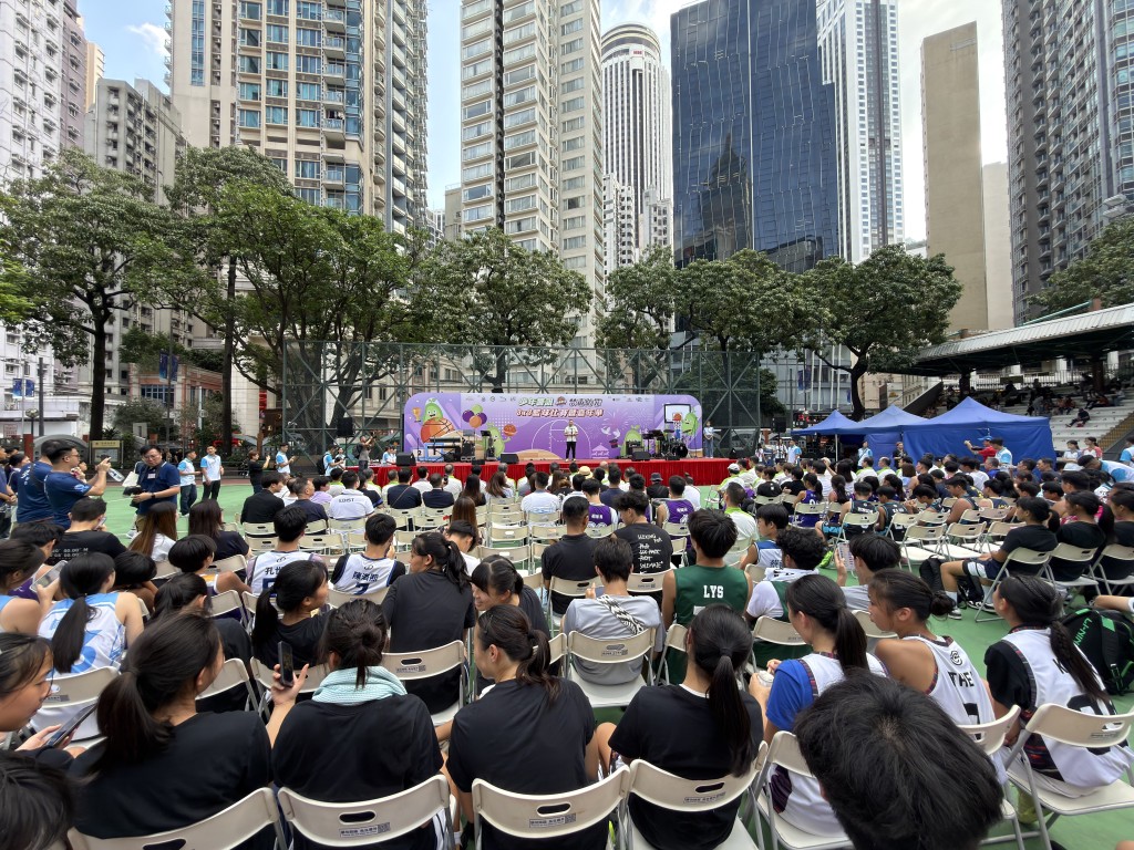 行動吸引多名中小學生到場。 行動吸引多名中小學生到場。