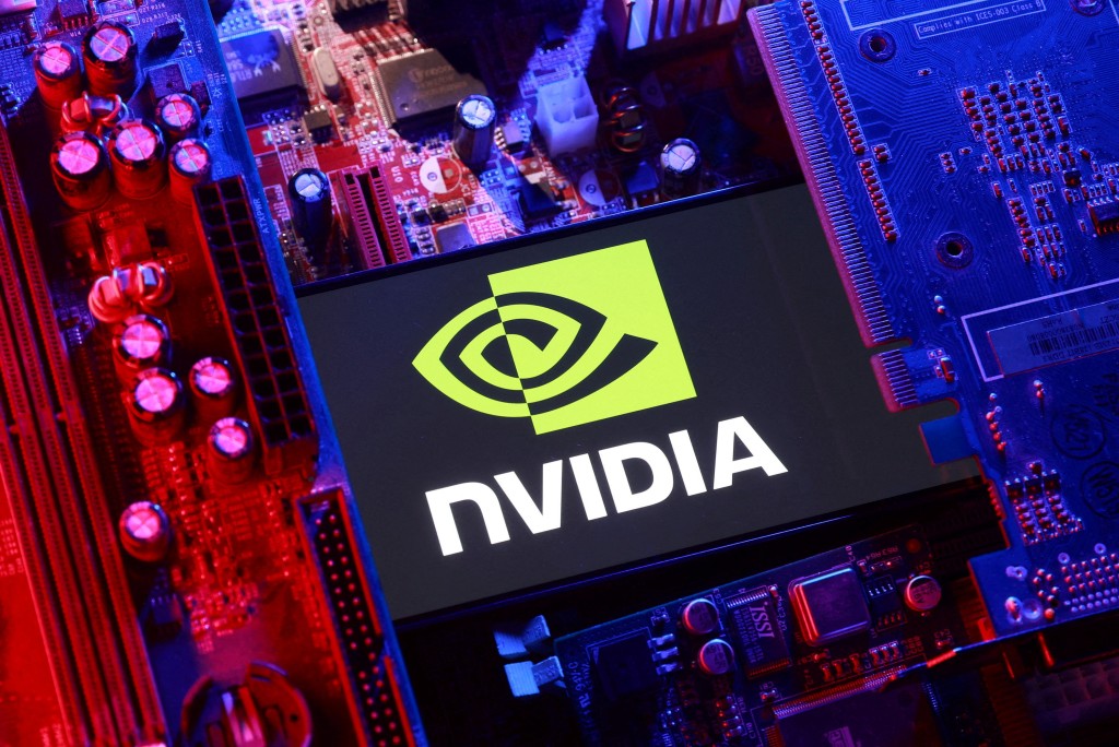 Nvidia過去近一年一直穩坐全球市值第一，而蘋果則是自去年4月以來首次重返榜首。路透社