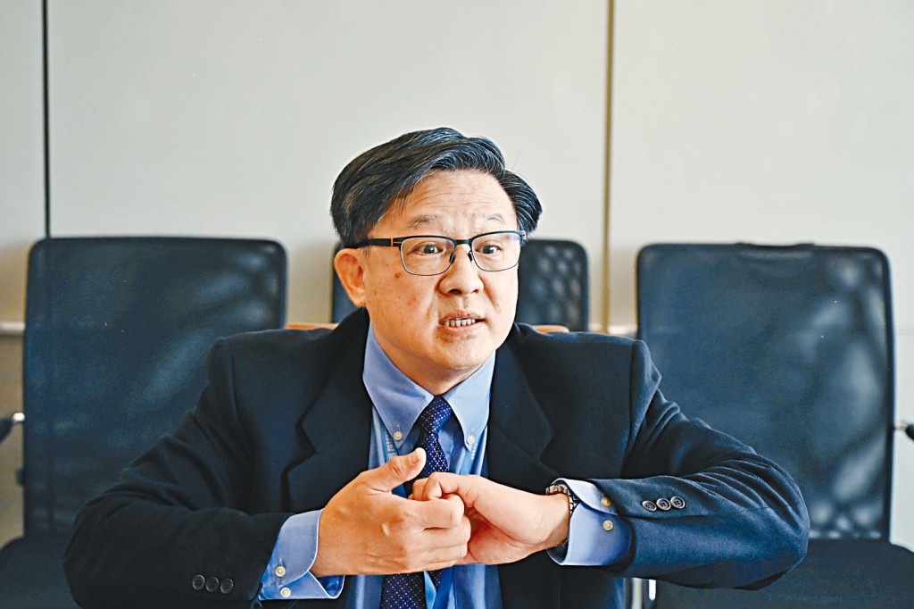 何君堯需向林卓廷支付15萬元訟費。