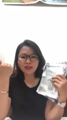 Lisa以越南話拍片介紹多款美容產品。 Lisa以越南話拍片介紹多款美容產品。