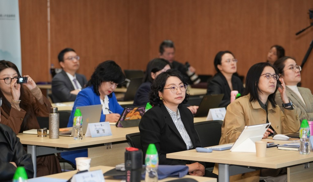 研修班設有多項延伸學習與參訪安排，讓學員親身了解香港法院及相關法律機構的運作。林定國fb圖片