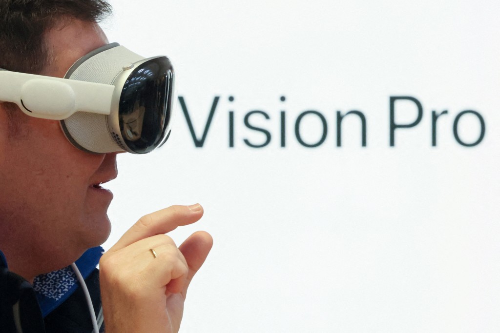 眼動追蹤的操作體驗有如Vision Pro頭戴裝置。路透社