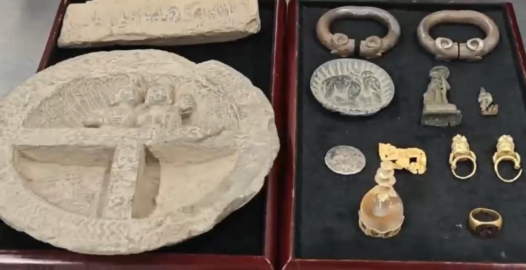 一名阿富汗男子早前企圖偷運文物出境。海關發布 一名阿富汗男子早前企圖偷運文物出境。海關發布