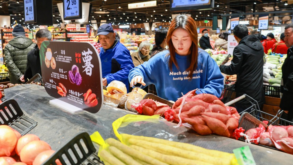 国家市场监管总局官员17日说，监管部门将加速制定网路平台「反垄断合规指引」。新华社