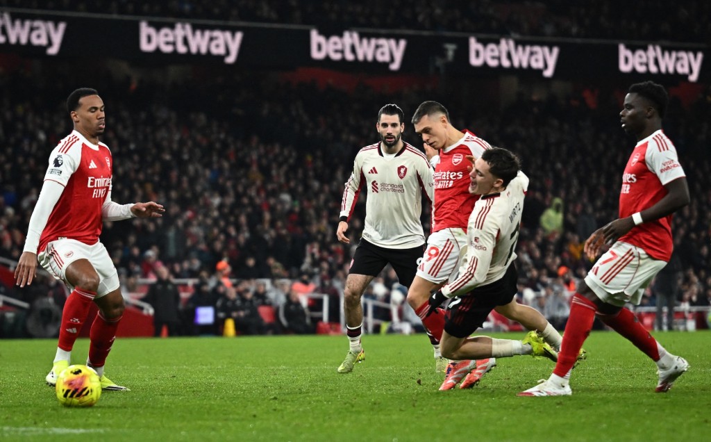 阿仙奴0：0利物浦。路透社