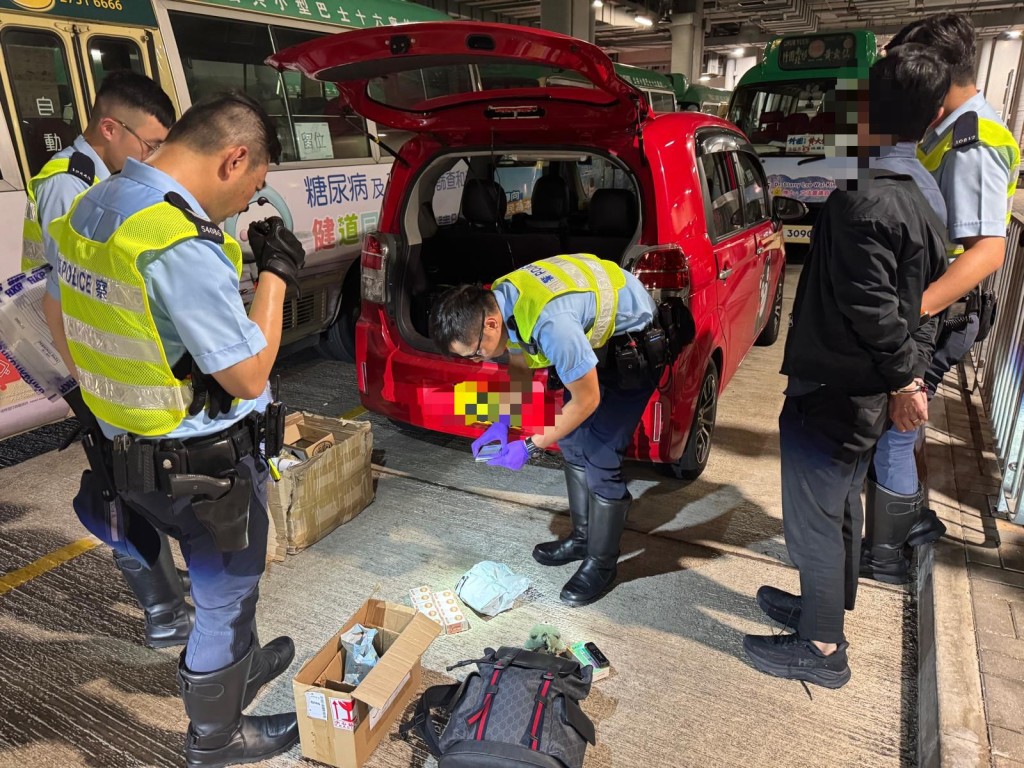 警方東九龍打擊酒駕及販運危險藥物 ，拘捕8人。警方圖片