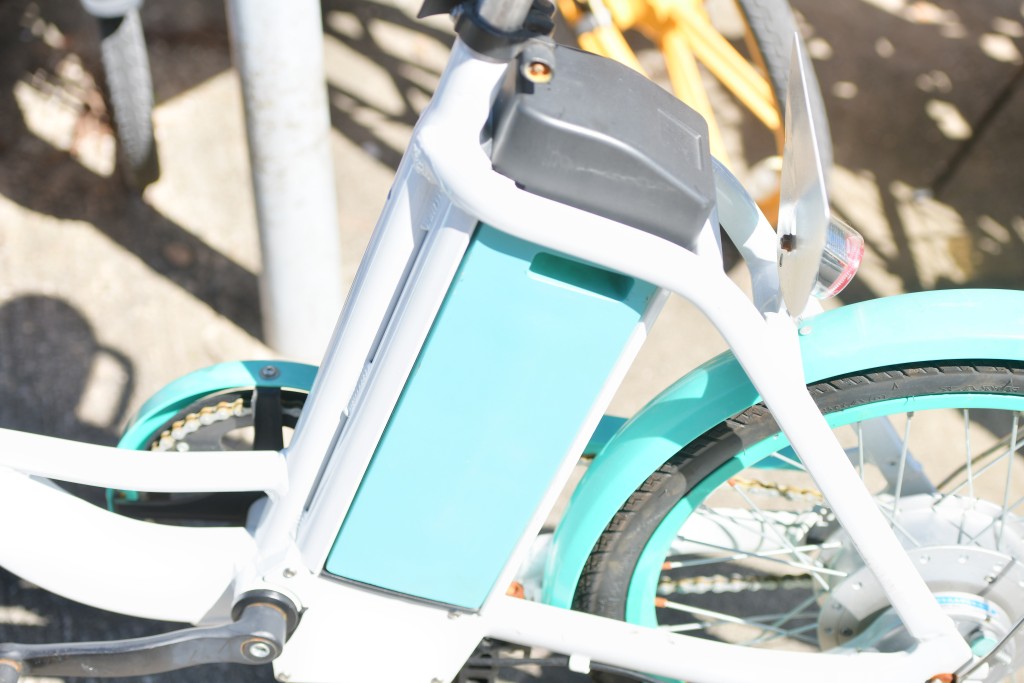 試驗計劃中，已登記的電動單車及電動滑板車可在白石角單車徑指定路段使用。歐樂年攝