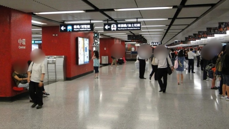 其中一案發生中環港鐵站扶手電梯。
