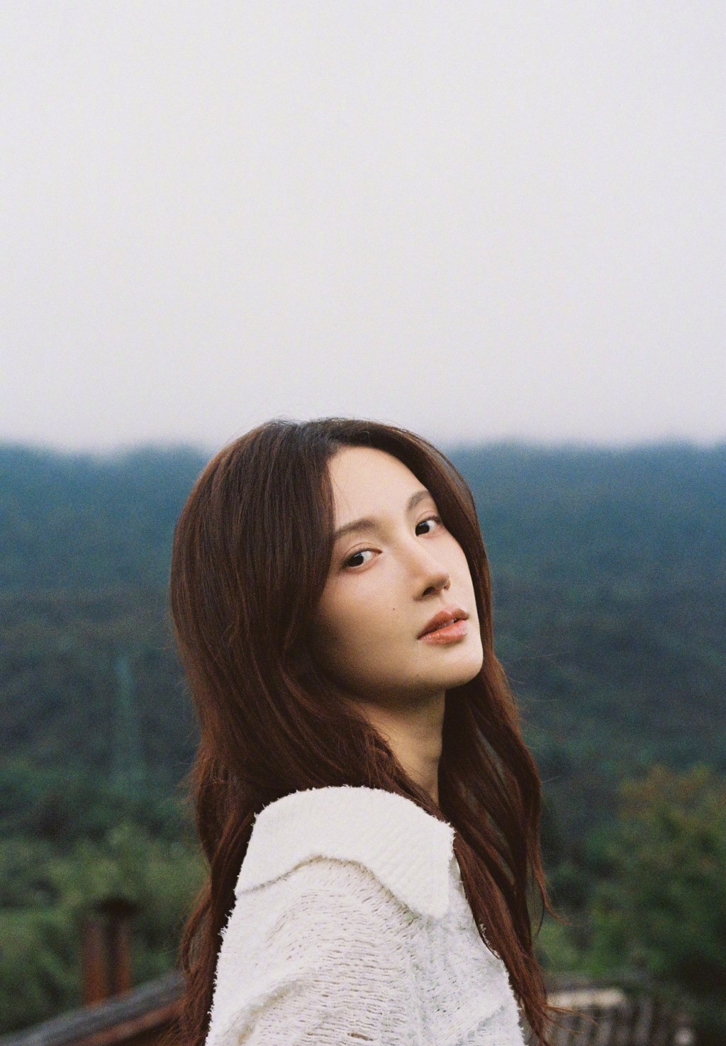 女星金晨被爆涉嫌交通肇事逃逸。微博@金晨