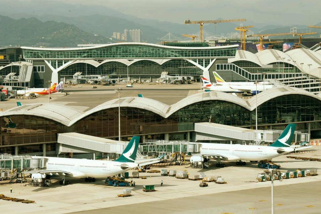 「粵車南下」首階段，廣東或澳門來港旅客可駕車前往香港國際機場乘搭飛機。資料圖片