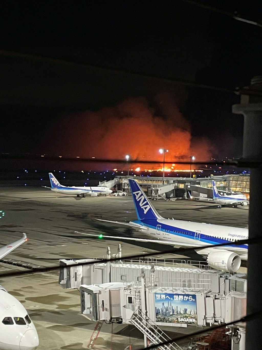 日本航空JAL516客機在東京羽田機場與海上保安廳飛機擦撞起火，造成5死1重傷事件。 路透社