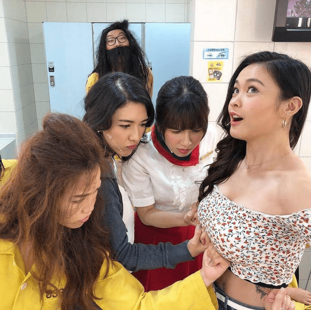 李嘉文搣甩「黃慘盈」藝名並遠赴美國紐約修讀戲劇課程。 李嘉文搣甩「黃慘盈」藝名並遠赴美國紐約修讀戲劇課程。