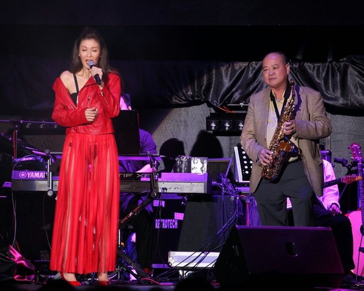 李彩華與李彩華同台