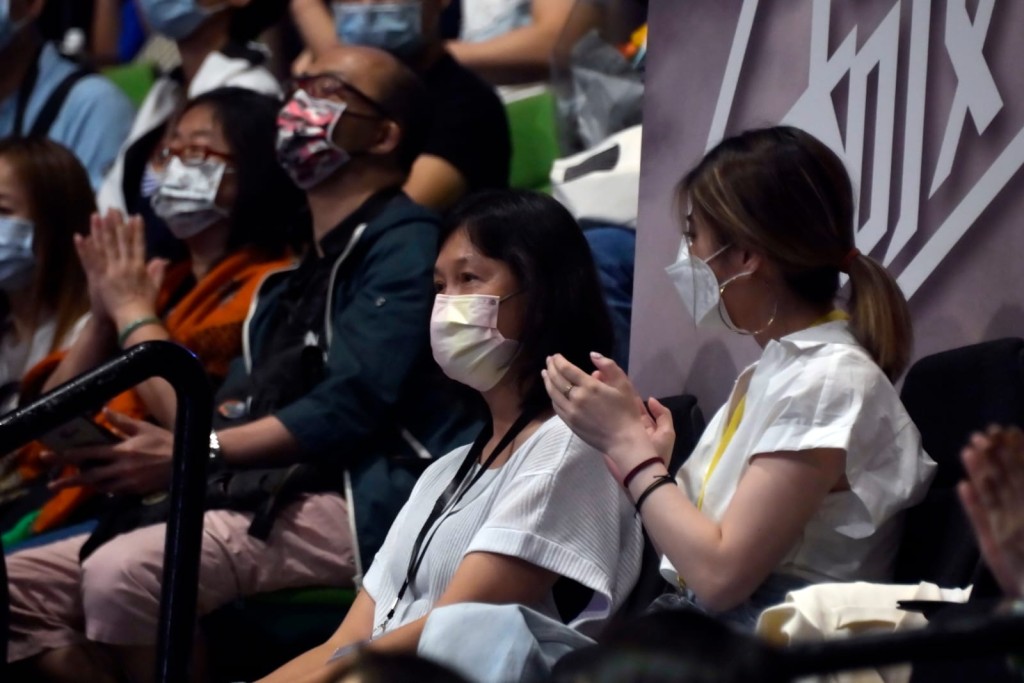 Gary太太到場睇騷。