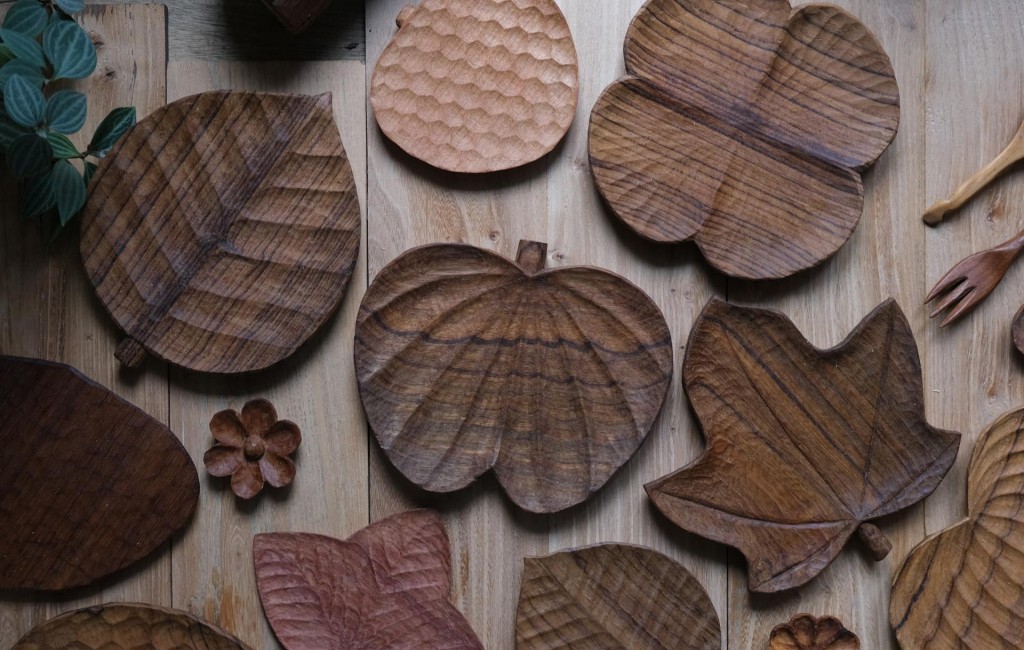 製作出以本地樹葉作形態的木碟