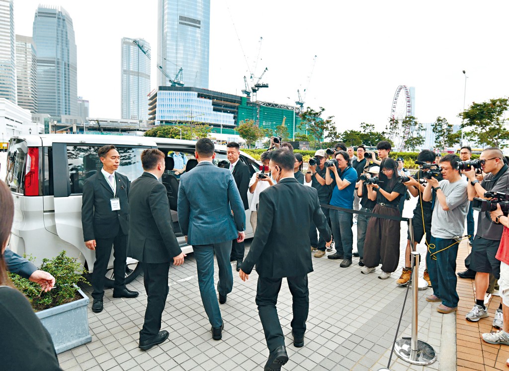 全城關注的宏福苑火災獨立委員會聽證會昨日舉行第12場，大批傳媒到場採訪。