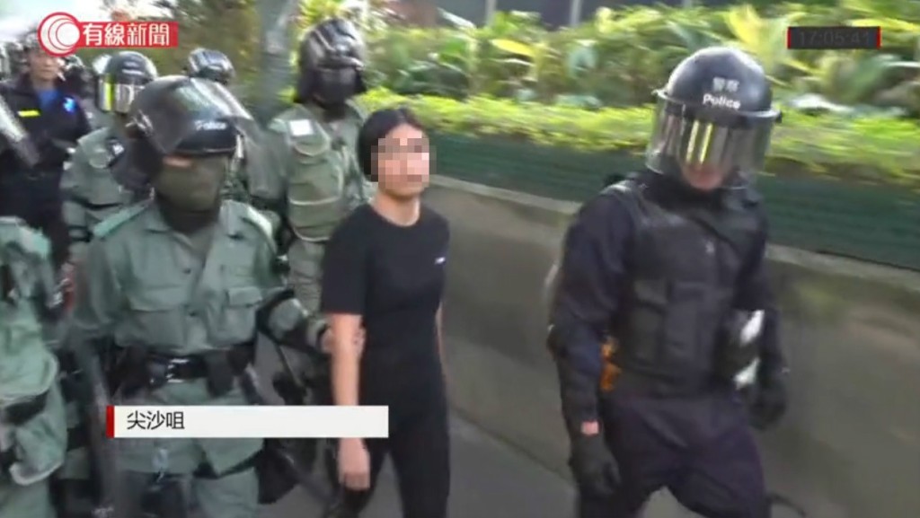 有人被帶返警署。有線新聞截圖