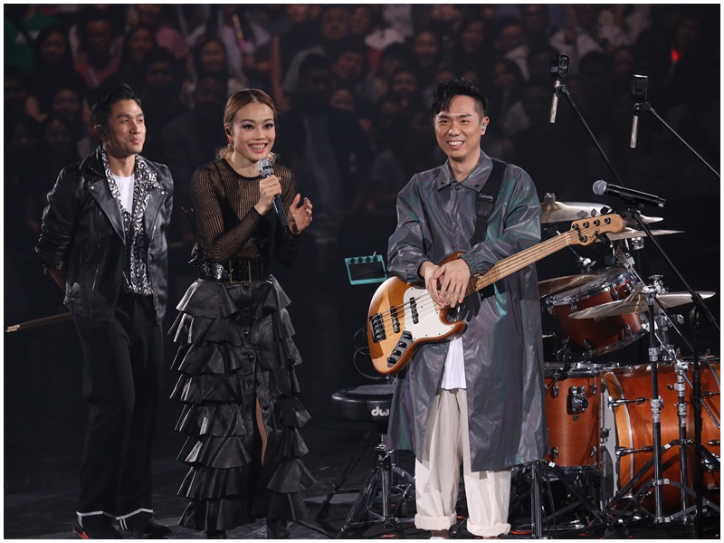 祖兒介紹Supper Moment成員