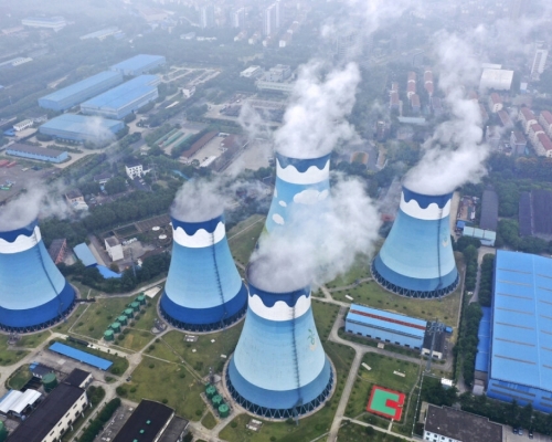 內地官媒承認限電是因為電煤短缺等供給原因,並非所謂「超前部署」。 (美聯社)