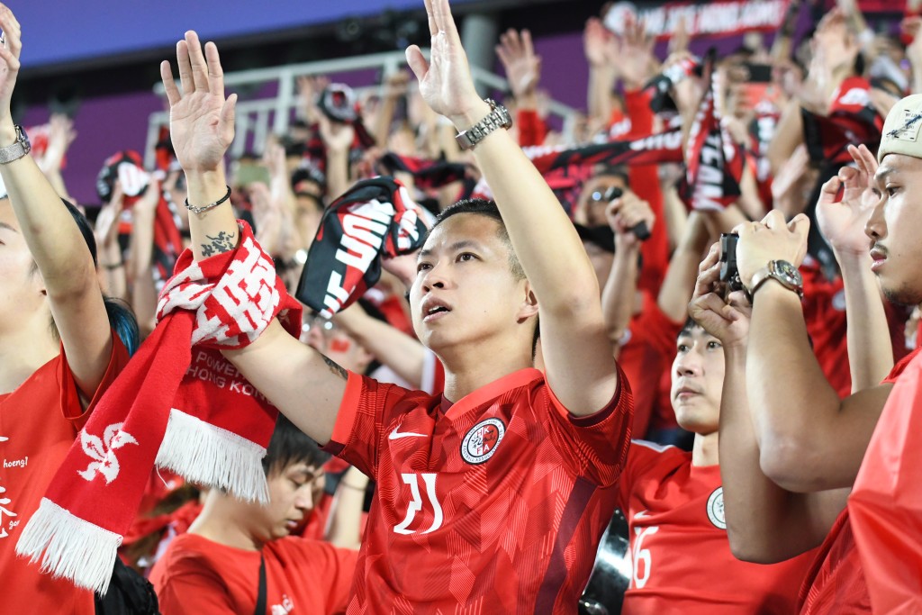 港队球迷在3场比赛都热烈支持港队。吴家祺摄