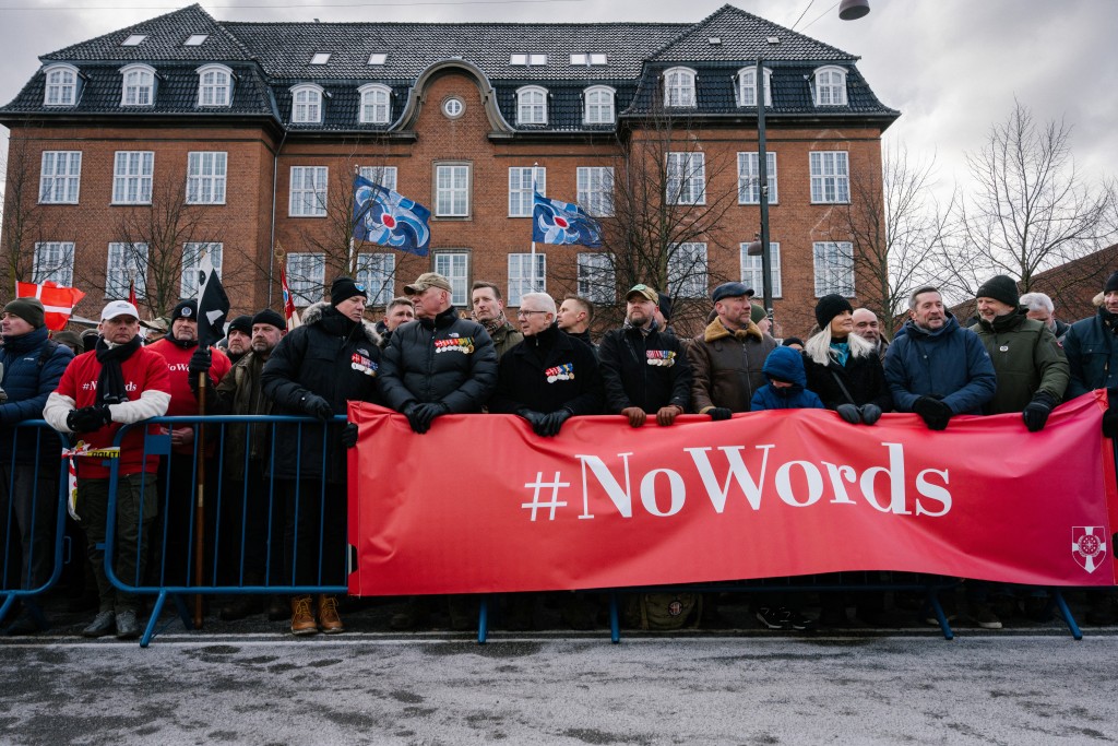 示威者回應特朗普政府威脅接管格陵蘭，以及貶低丹麥在國際軍事行動中的貢獻。路透社